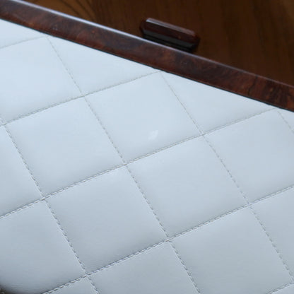 Rare Chanel Vintage White Quilted Leather Wood Link Chain Kiss Lock Shoulder Bag