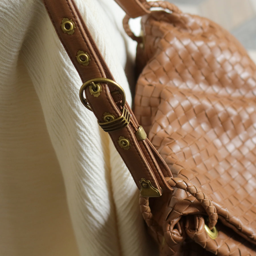 Bottega Veneta Vintage Caramel Brown Intrecciato Ring Hobo Shoulder Flap Bag
