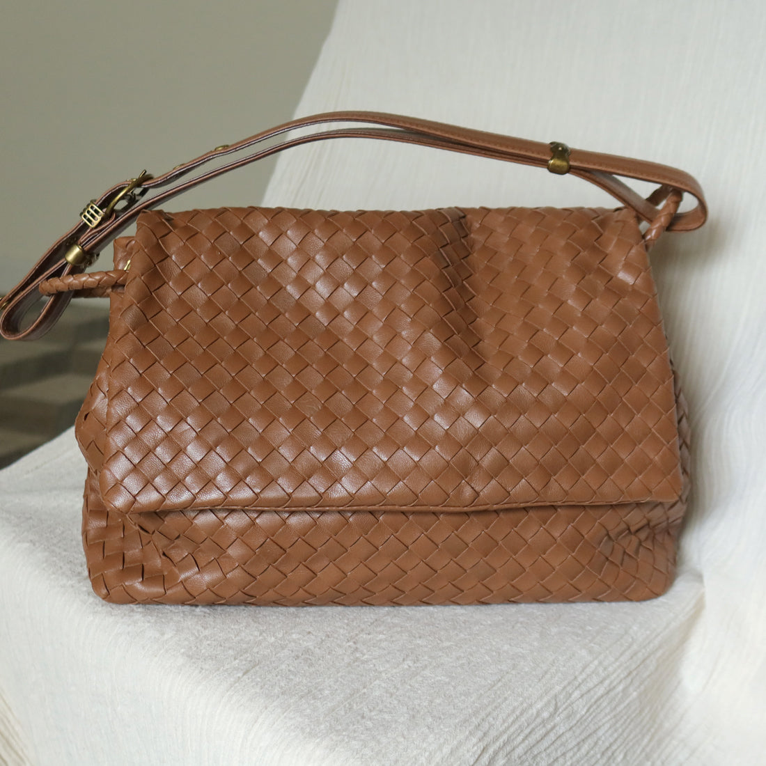 Bottega Veneta Vintage Caramel Brown Intrecciato Ring Hobo Shoulder Flap Bag