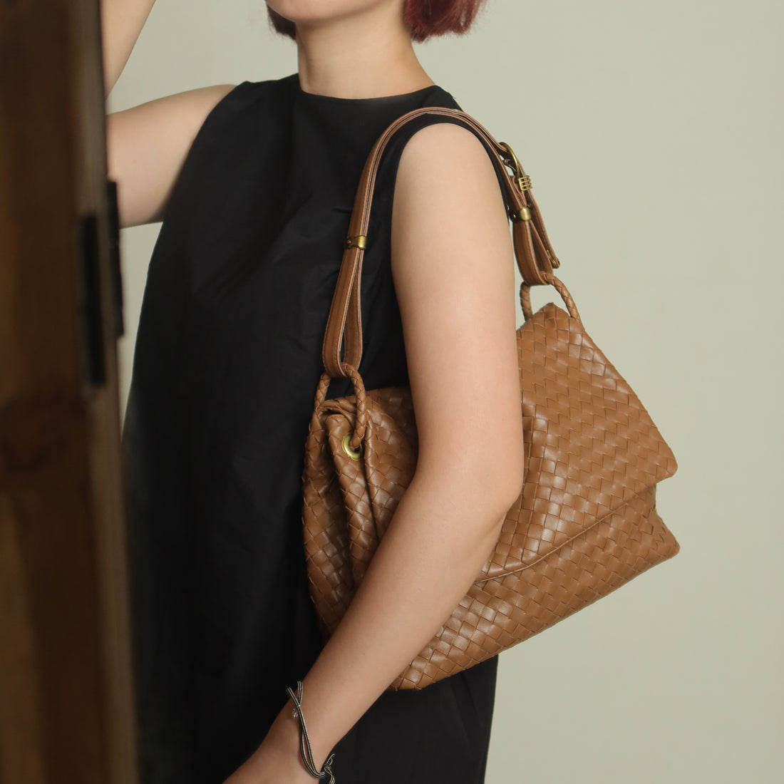Bottega Veneta Vintage Caramel Brown Intrecciato Ring Hobo Shoulder Flap Bag