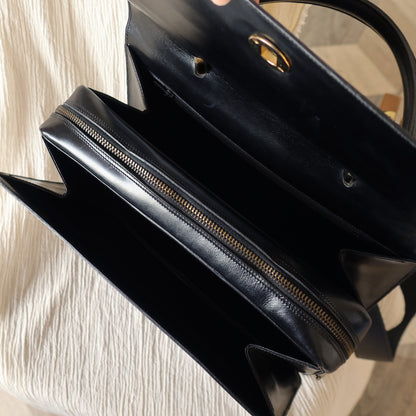 Celine Vintage Classic Black Calfskin Triomphe turn lock 2way Bag