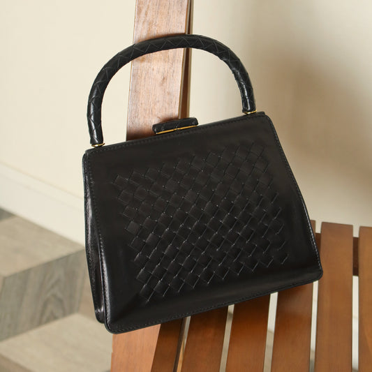 Vintage Bottega Veneta Black Lambskin Intrecciato Top Handle Kiss Lock Lady Bag