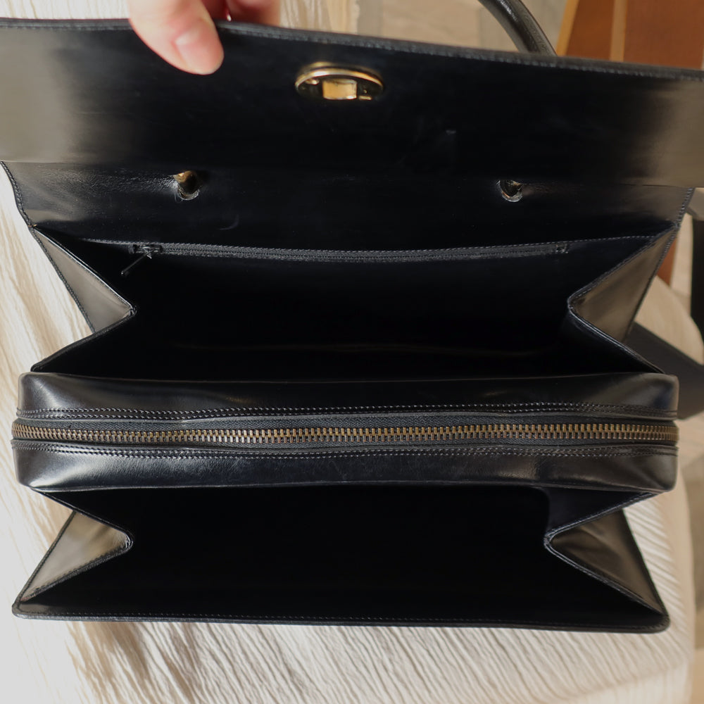 Celine Vintage Classic Black Calfskin Triomphe turn lock 2way Bag