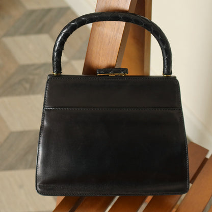 Vintage Bottega Veneta Black Lambskin Intrecciato Top Handle Kiss Lock Lady Bag