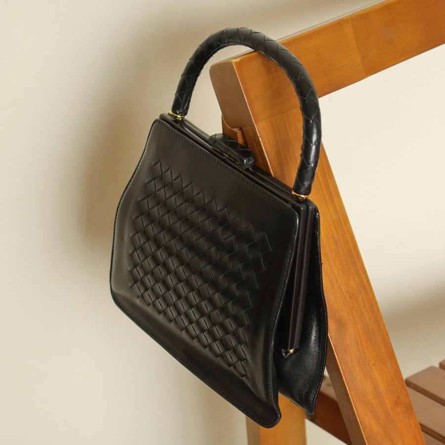 Vintage Bottega Veneta Black Lambskin Intrecciato Top Handle Kiss Lock Lady Bag