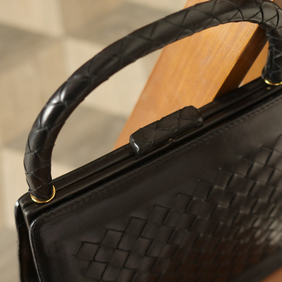 Vintage Bottega Veneta Black Lambskin Intrecciato Top Handle Kiss Lock Lady Bag