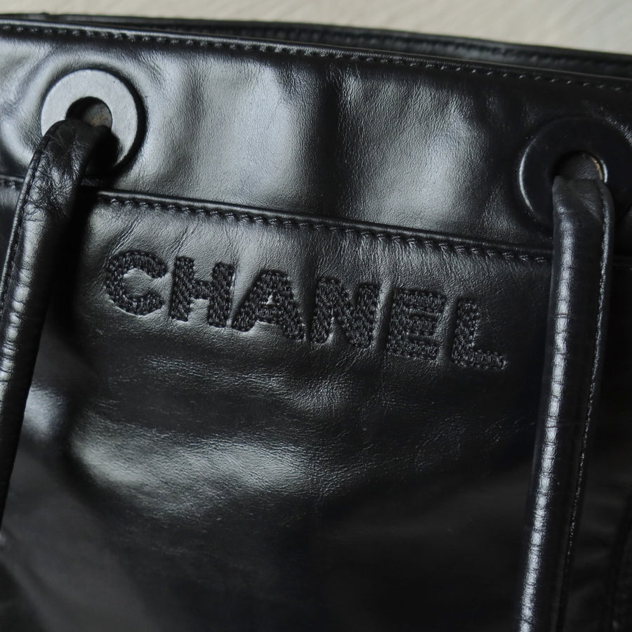 Chanel Vintage Black Lambskin Leather CC Tassel Logo Shoulder Tote Bag