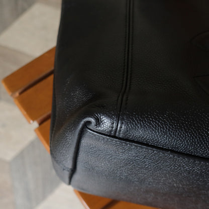 Chanel Vintage Black Caviar Leather CC mark Zipper charm Shoulder Tote Bag