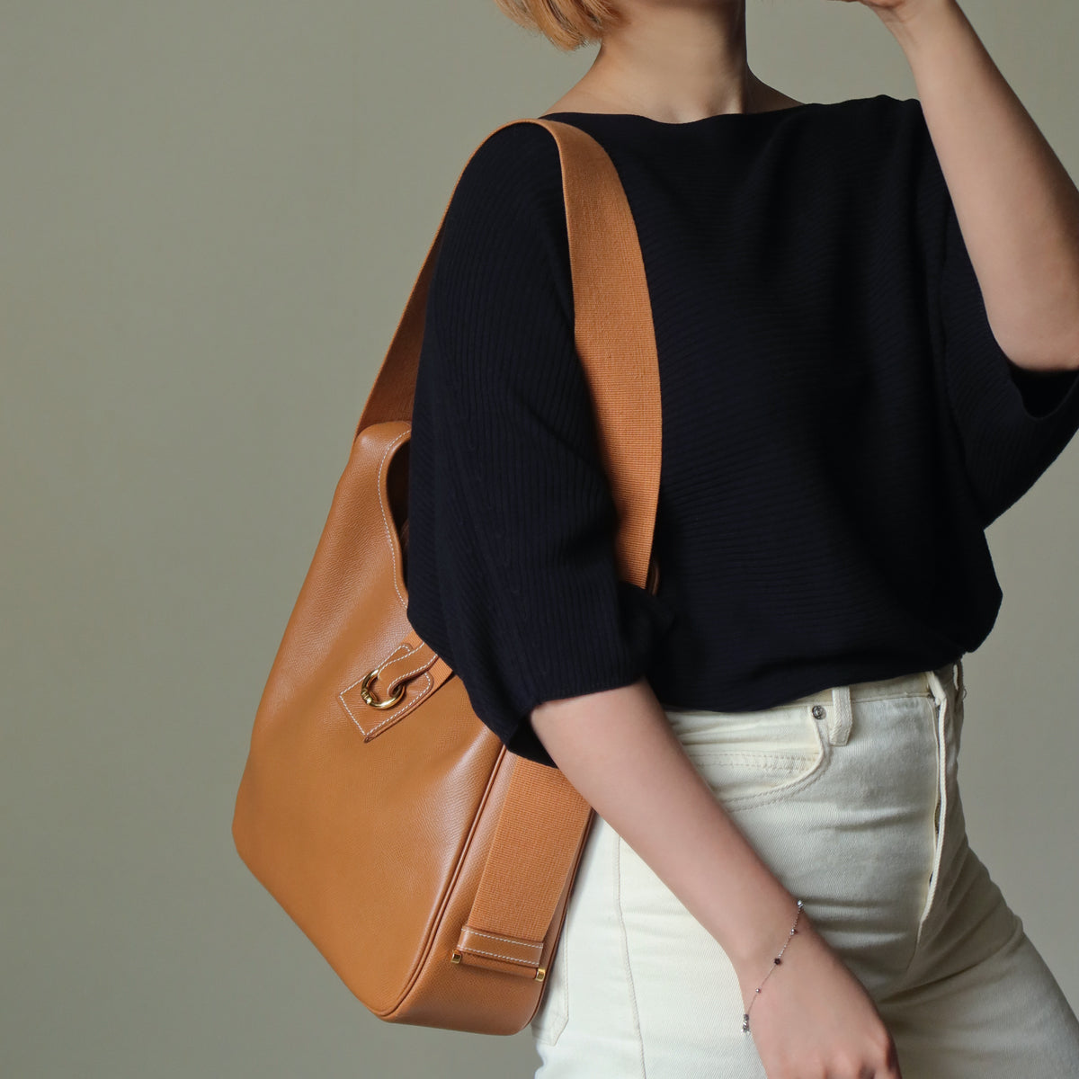 Hermès Vintage '90s Brown Courchevel Leather Tsako Shoulder Bag