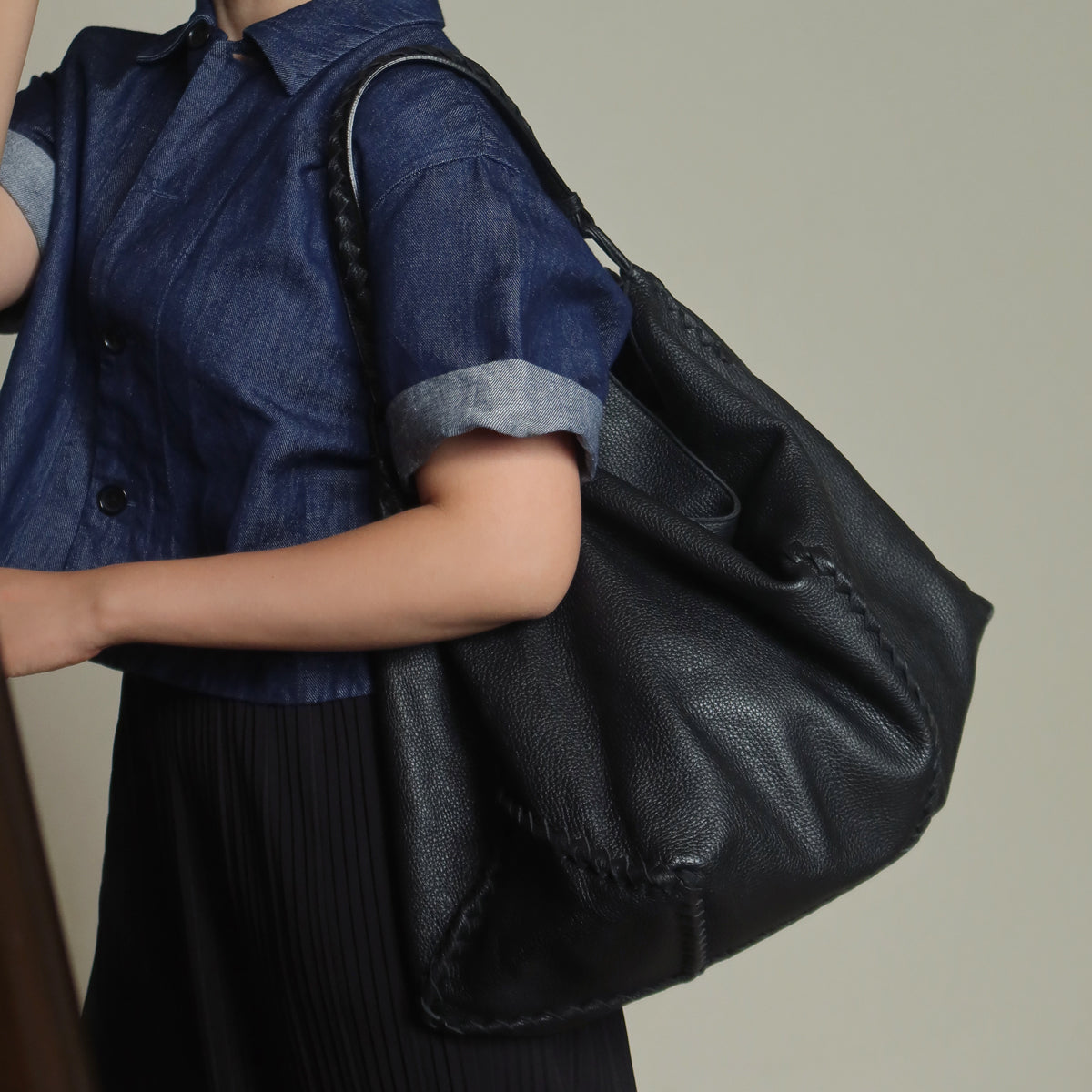Bottega Veneta Vintage Black Intrecciato Weave Strips XL Hobo Shoulder Bag