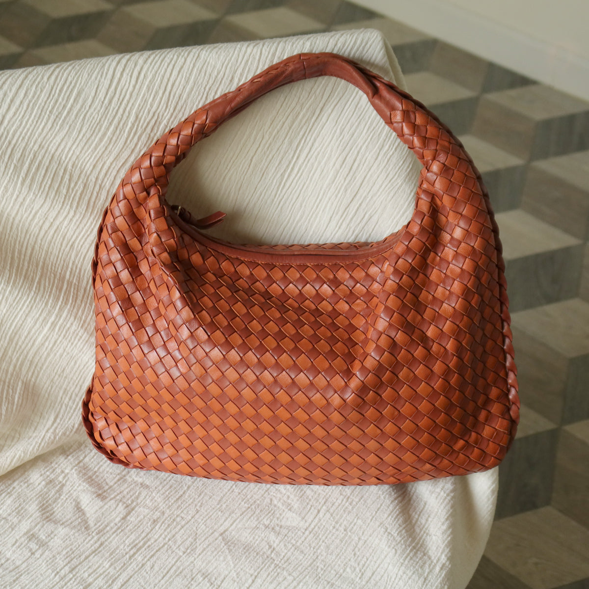 Rare Bottega Veneta Burnt Coral Orange Dual tone Intrecciato Weave Veneta Hobo Bag