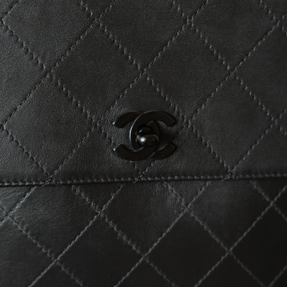 Chanel Vintage Black Lambskin Quilted CC Turn lock Shoulder Bag