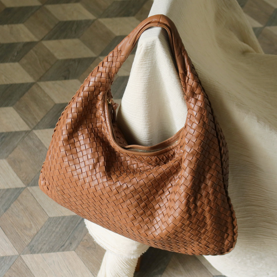 Bottega Veneta Vintage Caramel Brown Intrecciato Weave Veneta Hobo Bag Large