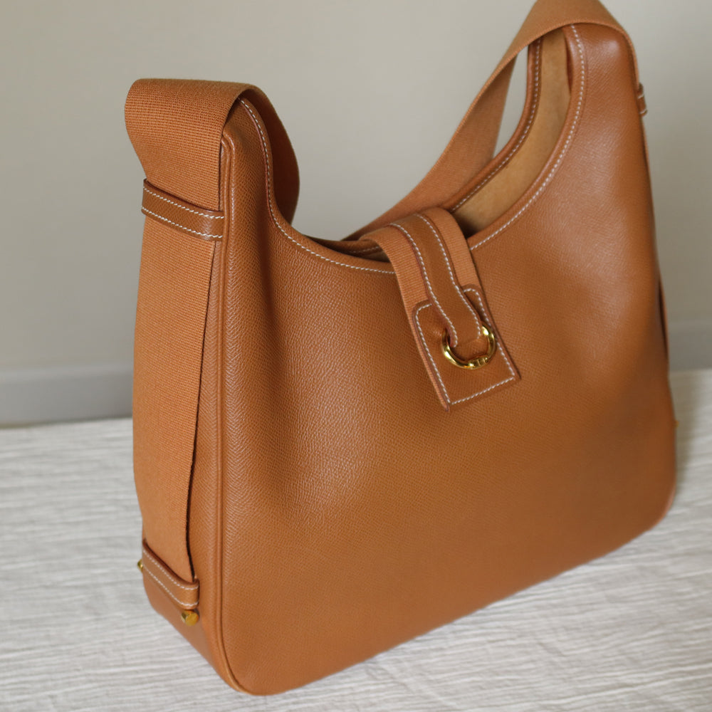 Hermès Vintage '90s Brown Courchevel Leather Tsako Shoulder Bag