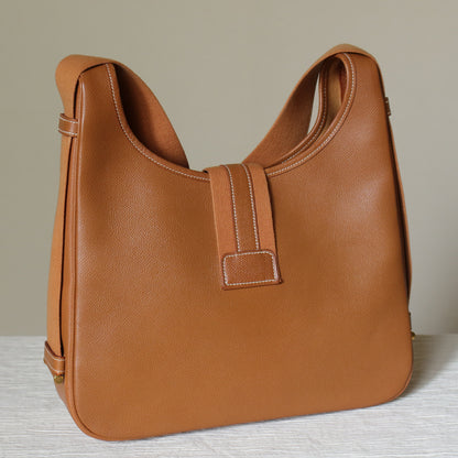 Hermès Vintage '90s Brown Courchevel Leather Tsako Shoulder Bag