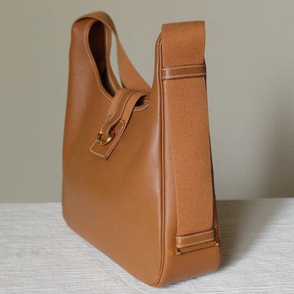Hermès Vintage '90s Brown Courchevel Leather Tsako Shoulder Bag