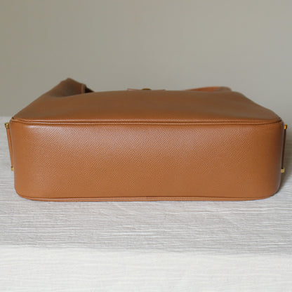 Hermès Vintage '90s Brown Courchevel Leather Tsako Shoulder Bag