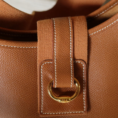 Hermès Vintage '90s Brown Courchevel Leather Tsako Shoulder Bag