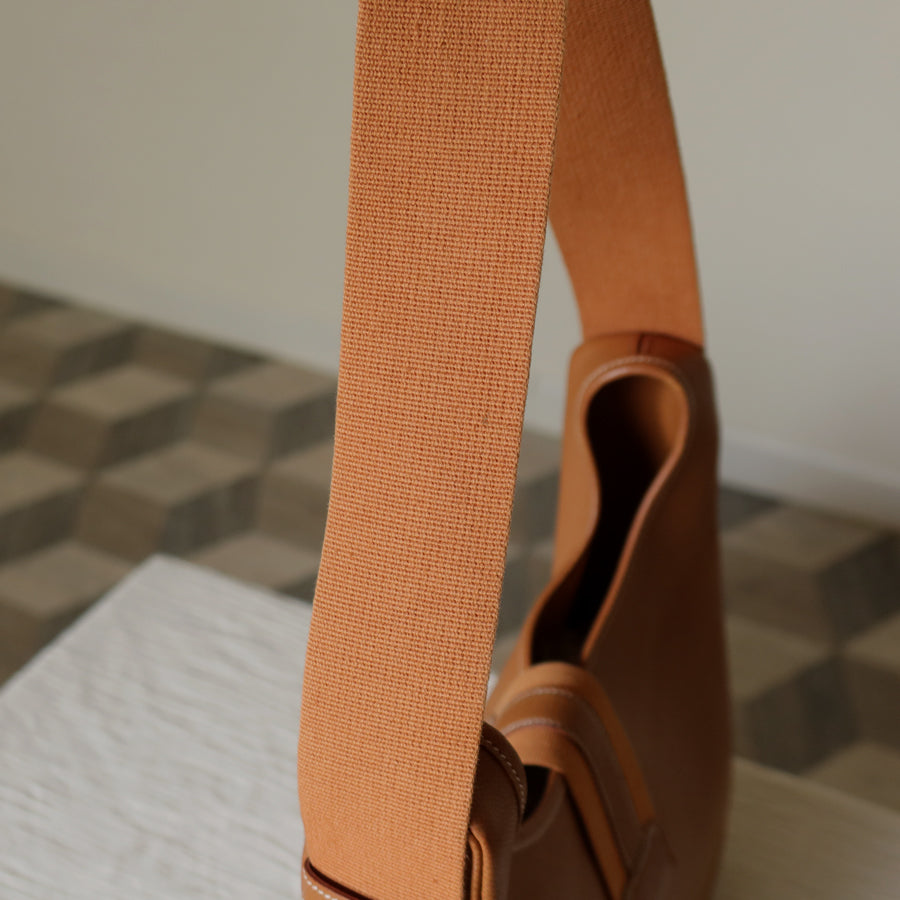 Hermès Vintage '90s Brown Courchevel Leather Tsako Shoulder Bag