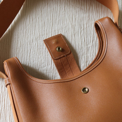 Hermès Vintage '90s Brown Courchevel Leather Tsako Shoulder Bag
