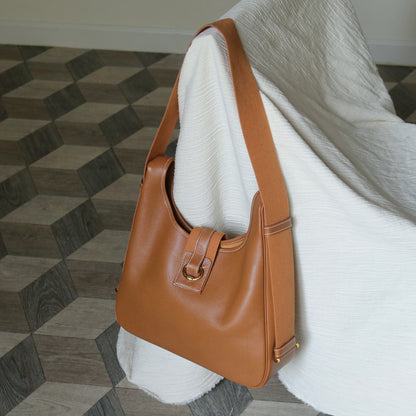 Hermès Vintage '90s Brown Courchevel Leather Tsako Shoulder Bag