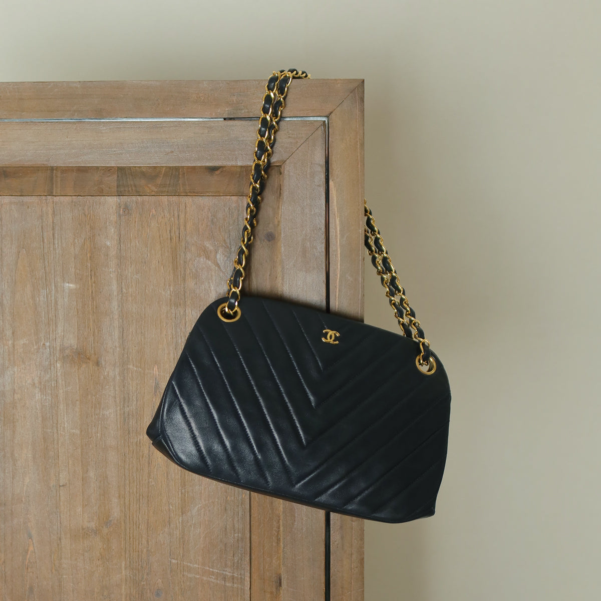 Chanel Vintage Dark Navy Lambskin Classic Chevron Quilted Kiss Lock 2way Bag