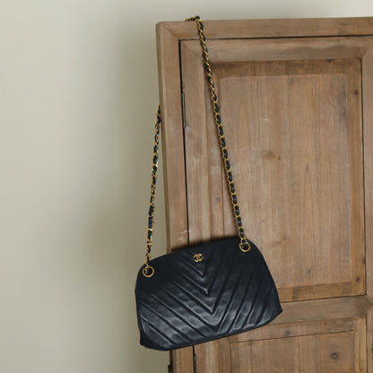 Chanel Vintage Dark Navy Lambskin Classic Chevron Quilted Kiss Lock 2way Bag