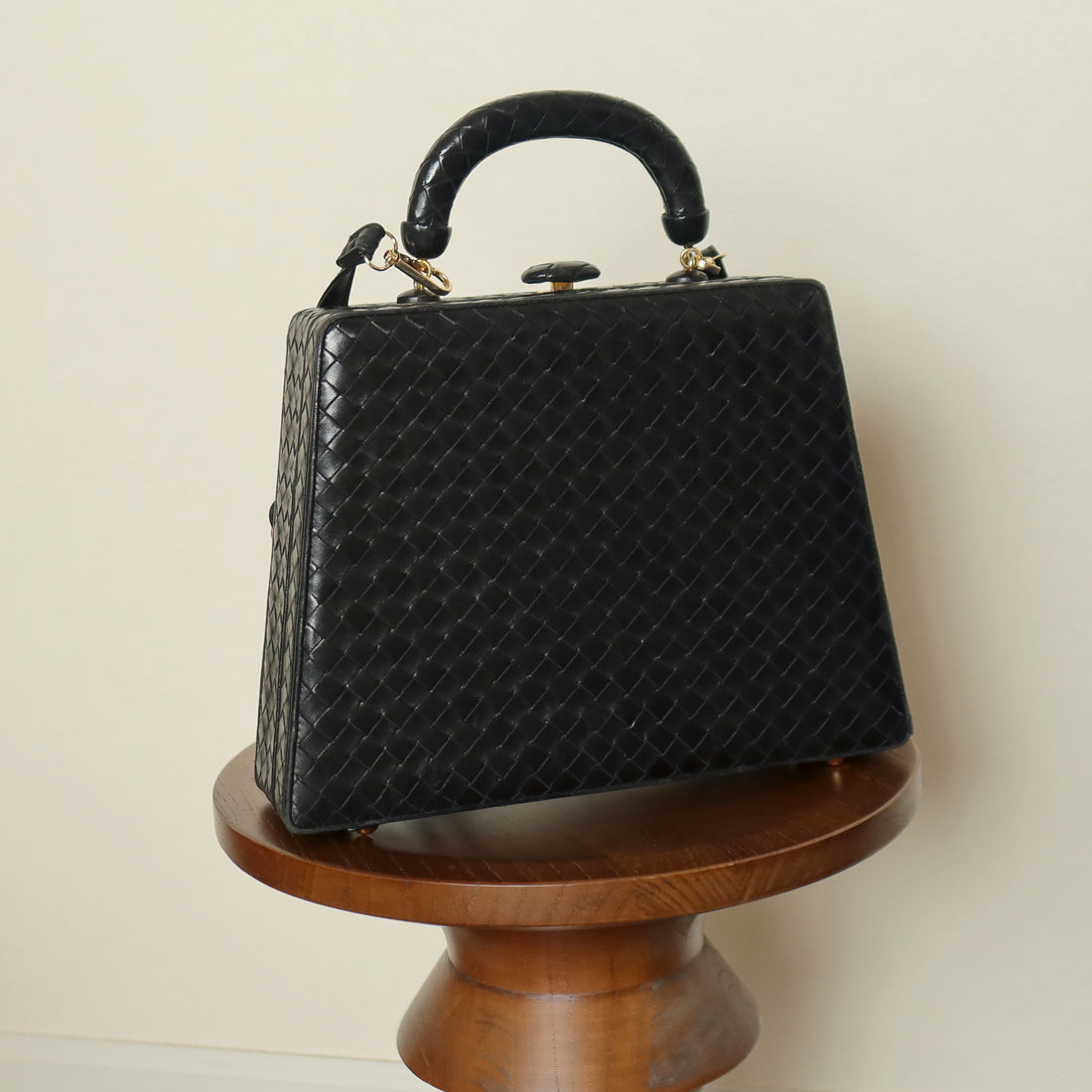 Rare Bottega Veneta Vintage Vanity Case Style Intrecciato Kiss Lock Trapeze 2way Bag