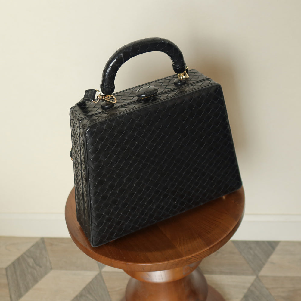 Rare Bottega Veneta Vintage Vanity Case Style Intrecciato Kiss Lock Trapeze 2way Bag