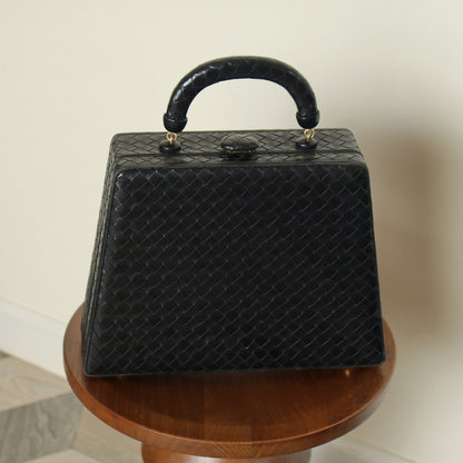 Rare Bottega Veneta Vintage Vanity Case Style Intrecciato Kiss Lock Trapeze 2way Bag