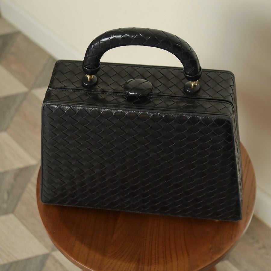 Rare Bottega Veneta Vintage Vanity Case Style Intrecciato Kiss Lock Trapeze 2way Bag