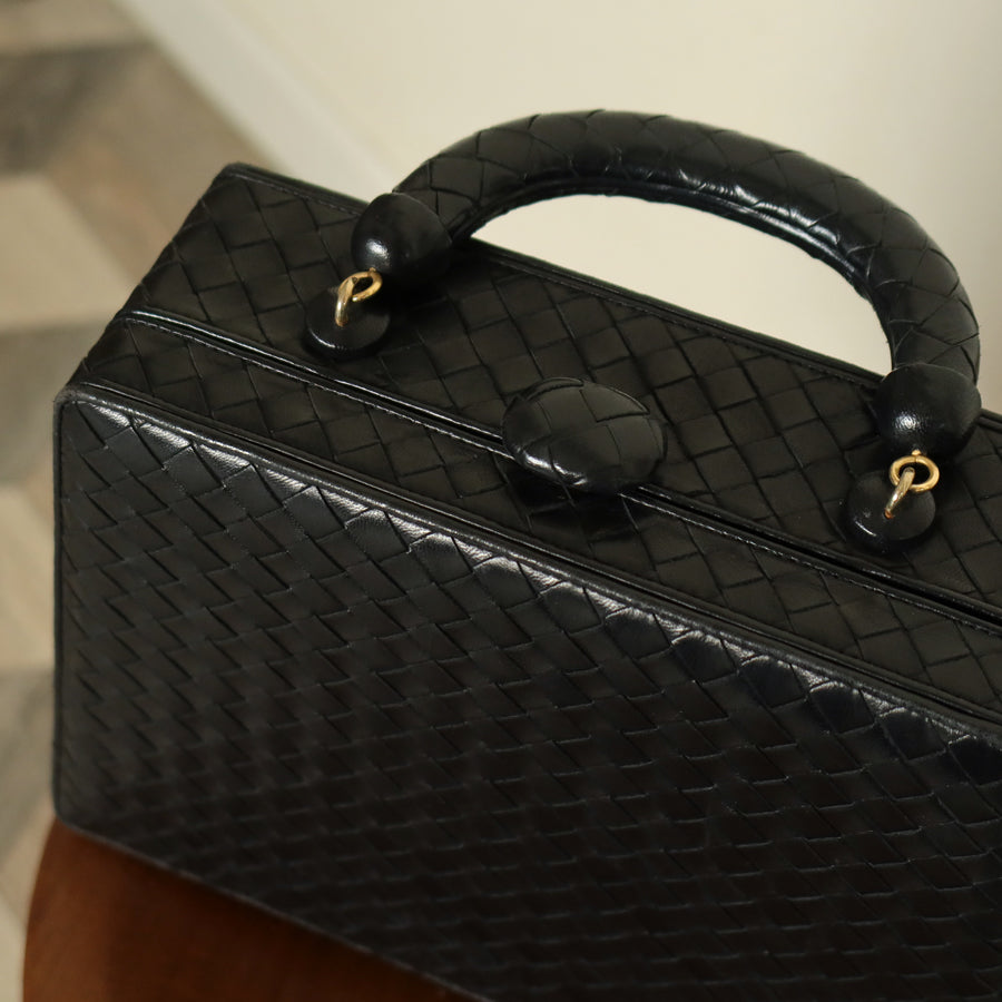 Rare Bottega Veneta Vintage Vanity Case Style Intrecciato Kiss Lock Trapeze 2way Bag