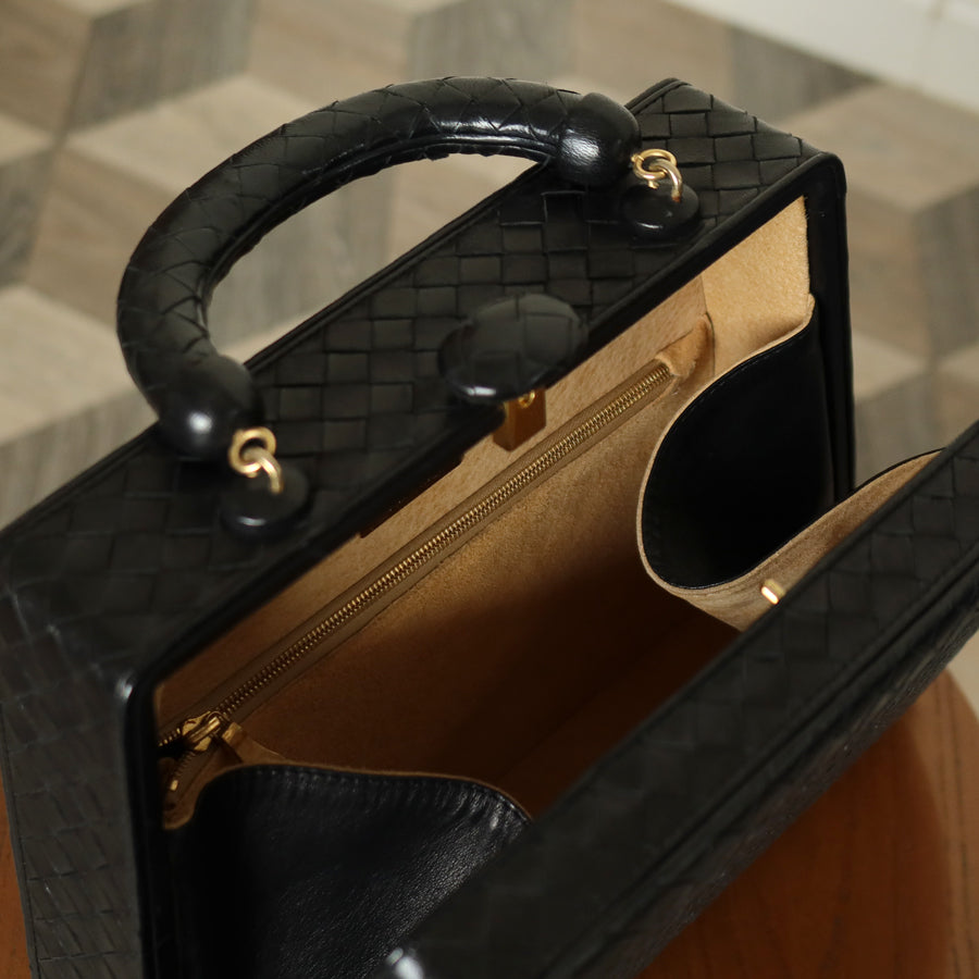 Rare Bottega Veneta Vintage Vanity Case Style Intrecciato Kiss Lock Trapeze 2way Bag