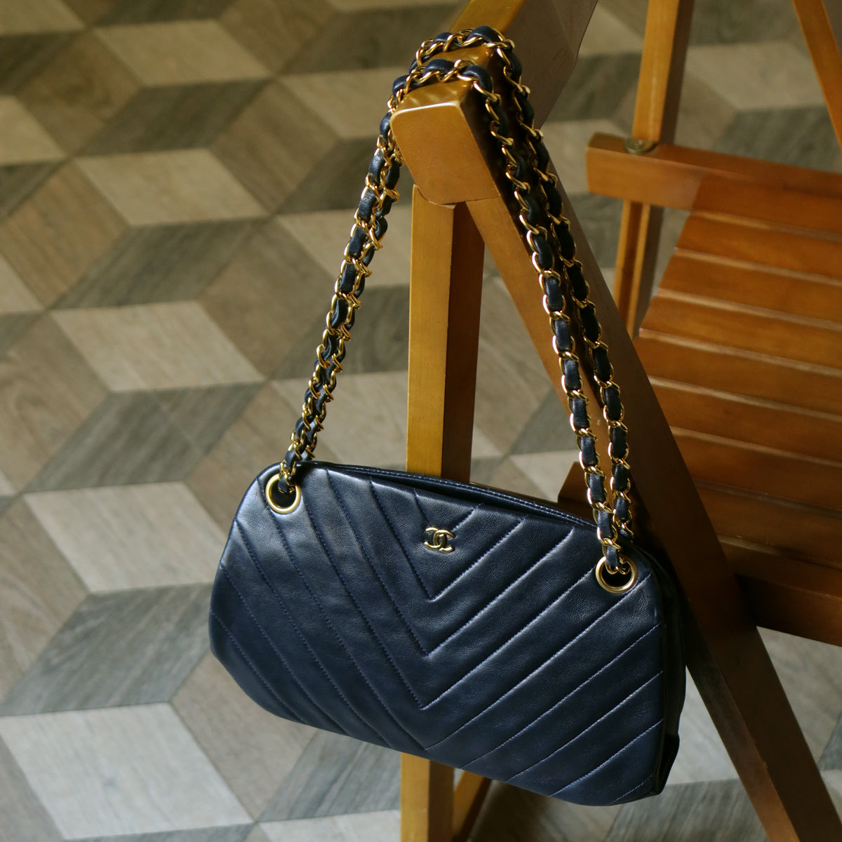 Chanel Vintage Dark Navy Lambskin Classic Chevron Quilted Kiss Lock 2way Bag