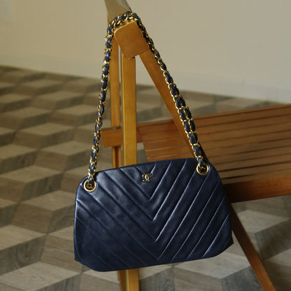 Chanel Vintage Dark Navy Lambskin Classic Chevron Quilted Kiss Lock 2way Bag