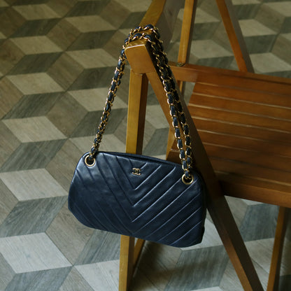 Chanel Vintage Dark Navy Lambskin Classic Chevron Quilted Kiss Lock 2way Bag