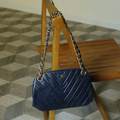 Chanel Vintage Dark Navy Lambskin Classic Chevron Quilted Kiss Lock 2way Bag
