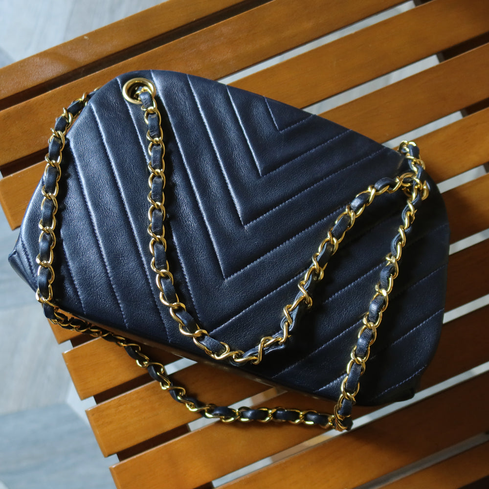 Chanel Vintage Dark Navy Lambskin Classic Chevron Quilted Kiss Lock 2way Bag