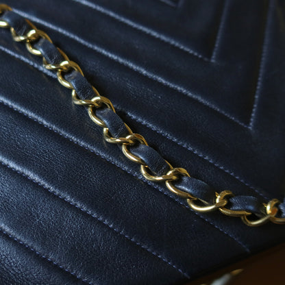 Chanel Vintage Dark Navy Lambskin Classic Chevron Quilted Kiss Lock 2way Bag