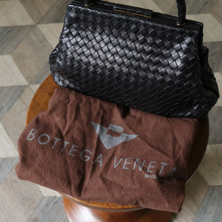 Bottega Veneta Vintage Black Leatherr Intrecciato Kiss Lock Top Handle Bag