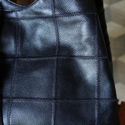 Chanel Vintage Black Chocolate Bar Stitching Calf leather CC Tassel Hobo Tote Bag