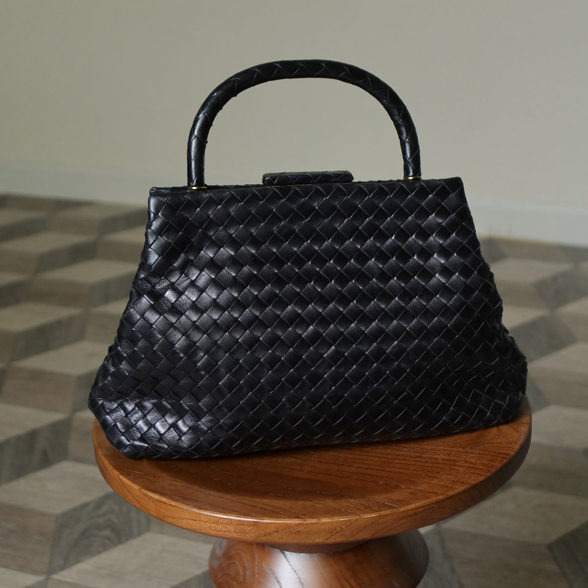 Bottega Veneta Vintage Black Leatherr Intrecciato Kiss Lock Top Handle Bag