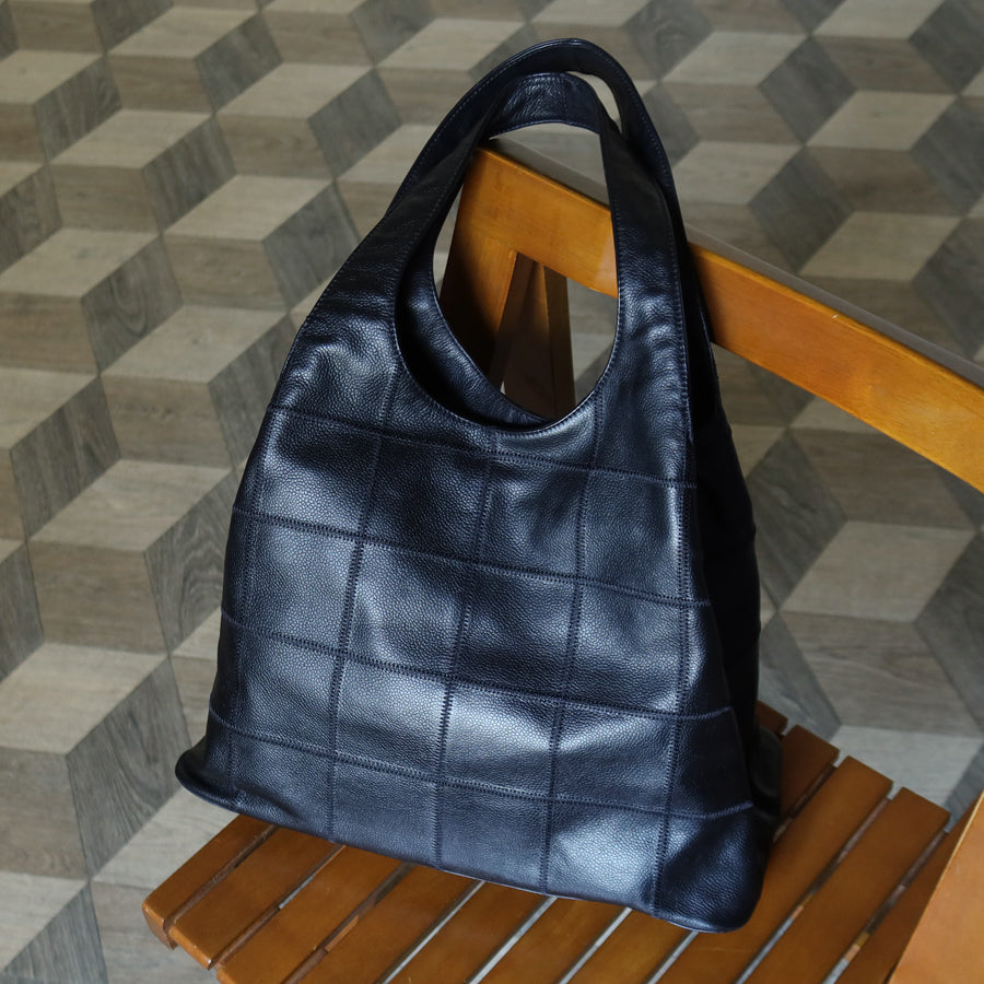 Chanel Vintage Black Chocolate Bar Stitching Calf leather CC Tassel Hobo Tote Bag