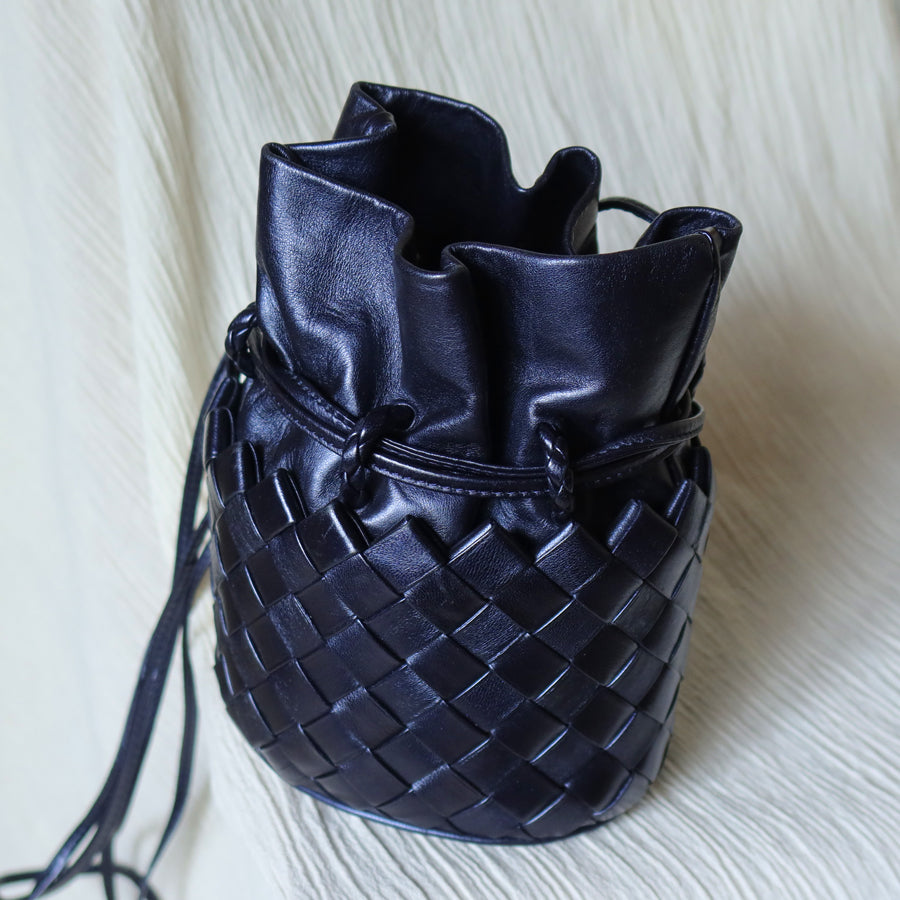 Rare Bottega Veneta Vintage Intrecciato Weave Oval Bucket Crossbody Sling Bag