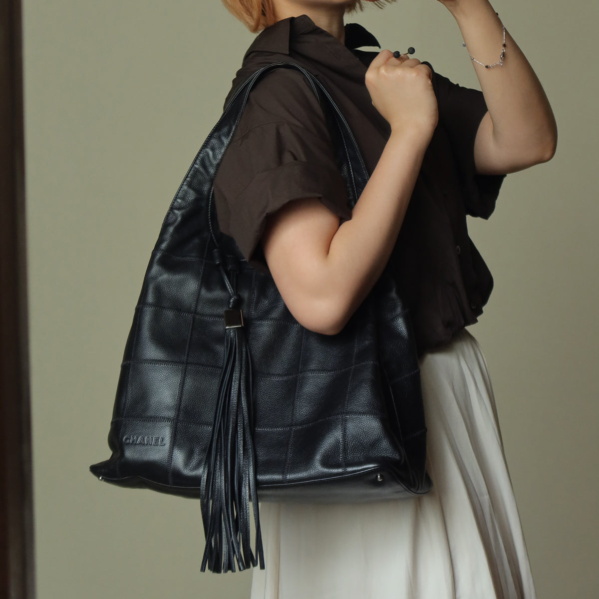 Chanel Vintage Black Chocolate Bar Stitching Calf leather CC Tassel Hobo Tote Bag