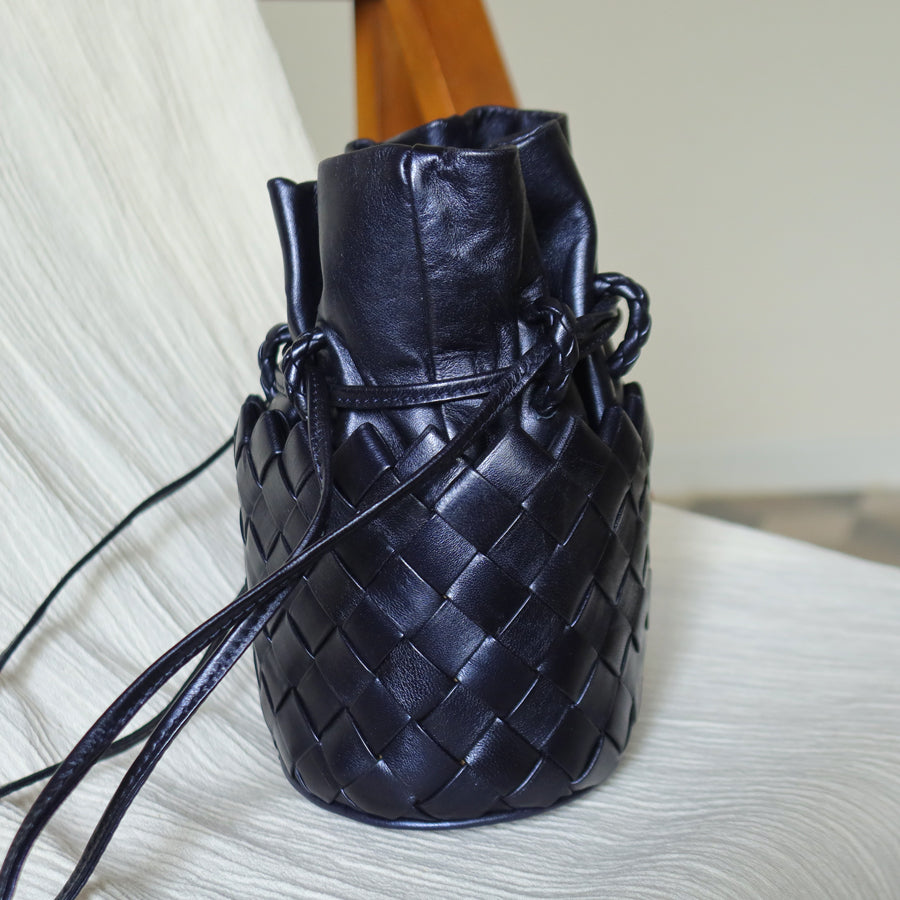 Rare Bottega Veneta Vintage Intrecciato Weave Oval Bucket Crossbody Sling Bag