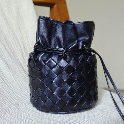Rare Bottega Veneta Vintage Intrecciato Weave Oval Bucket Crossbody Sling Bag
