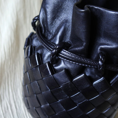 Rare Bottega Veneta Vintage Intrecciato Weave Oval Bucket Crossbody Sling Bag