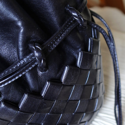 Rare Bottega Veneta Vintage Intrecciato Weave Oval Bucket Crossbody Sling Bag