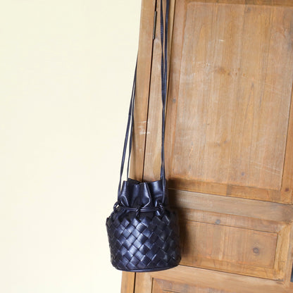 Rare Bottega Veneta Vintage Intrecciato Weave Oval Bucket Crossbody Sling Bag